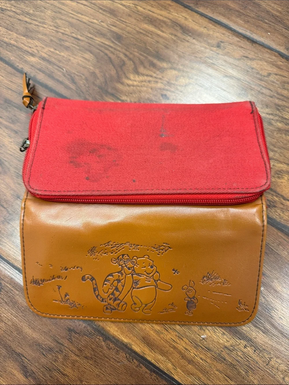 Disney Winnie the Pooh Red Brown Wallet Sketch Zip Around Wristlet